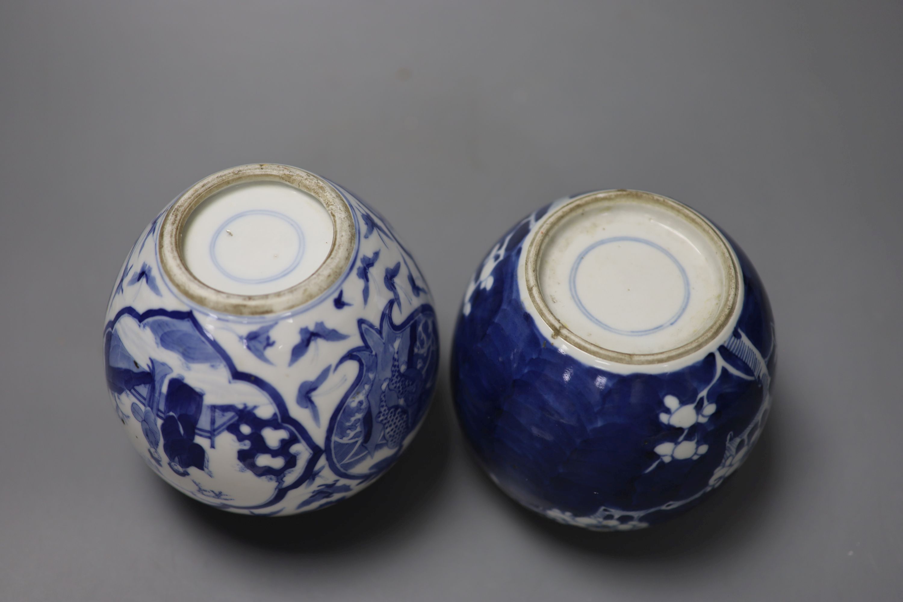 Two late 19th century Chinese blue and white jars, tallest 14cm
